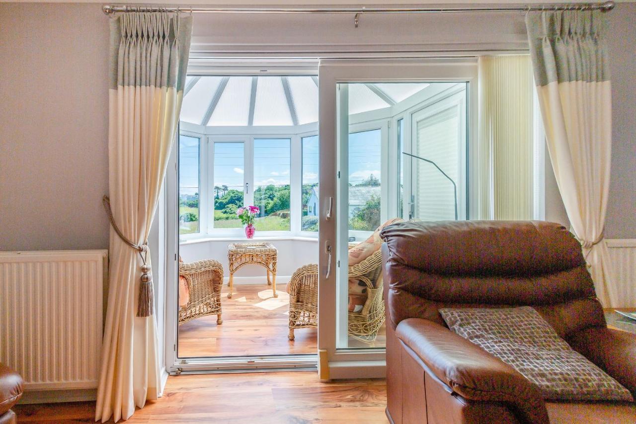 Cororion Cottage Benllech Exteriör bild