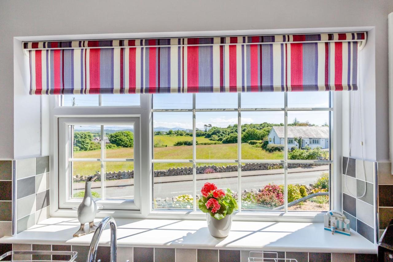 Cororion Cottage Benllech Exteriör bild